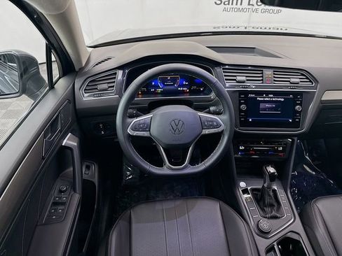 Used 2024 Volkswagen Tiguan SE image 21