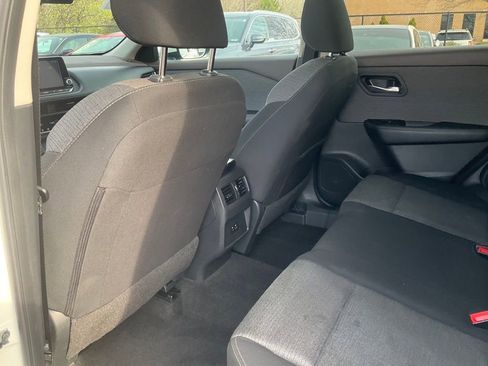 Used 2023 Nissan Rogue SV FWD image 20