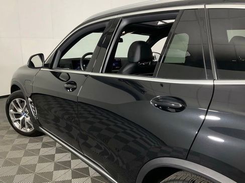 Certified 2025 BMW X5 xDrive50e w/ Premium Package AWD/4WD image 35