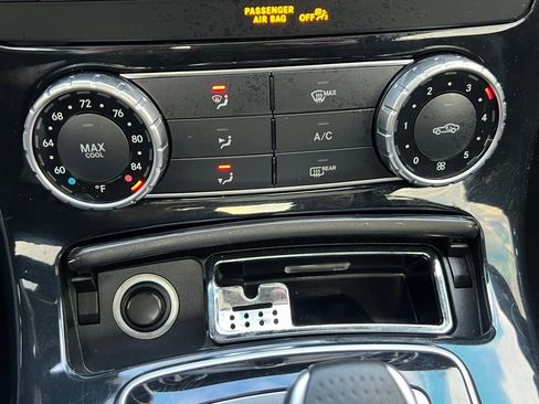 Used 2018 Mercedes-Benz SLC 300 image 29