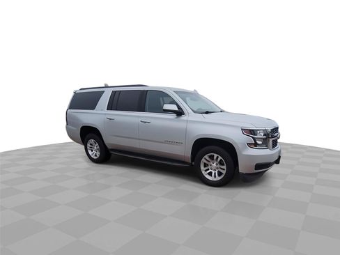 Used 2018 Chevrolet Suburban LT AWD/4WD image 2