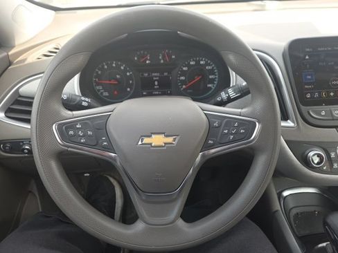 Used 2025 Chevrolet Malibu LT FWD image 32