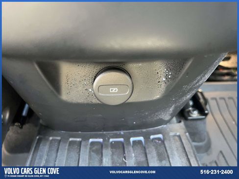 Used 2026 Volvo XC60 B5 Plus w/ Protection Package Premier image 11