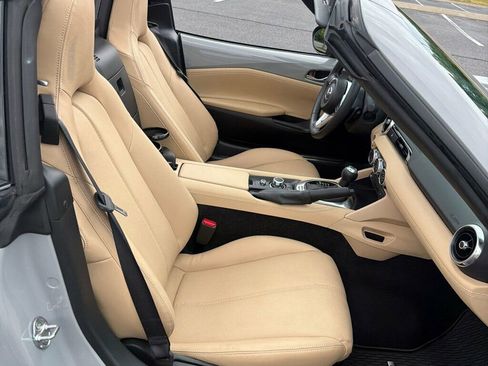 Used 2025 MAZDA MX-5 Miata RF Grand Touring RWD image 11