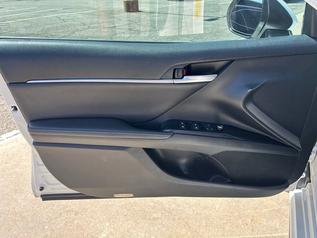 Used 2020 Toyota Camry XSE FWD image 12