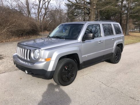 Used 2016 Jeep Patriot Sport w/ Power Value Group image 2