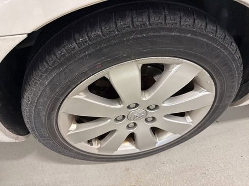 Used 2006 Toyota Avalon XLS image 10