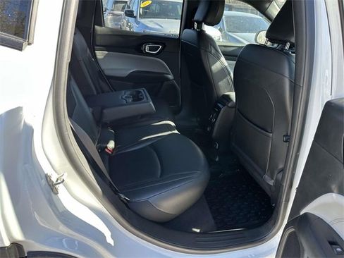 Certified 2024 Jeep Compass Limited image 23