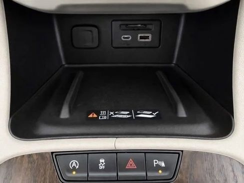 Used 2023 GMC Acadia Denali w/ Denali Ultimate Package AWD/4WD image 27