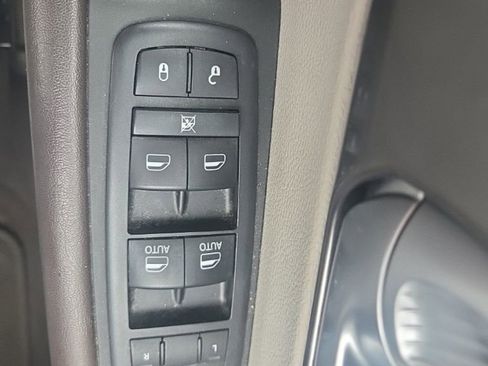 Used 2017 Chrysler Pacifica Touring-L w/ 13 Speaker Alpine Sound Group FWD image 9