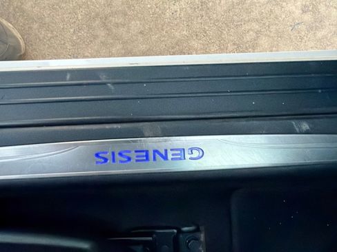 Used 2013 Hyundai Genesis 3.8 image 36