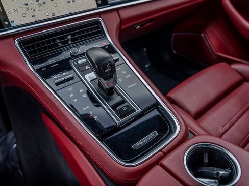 Used 2023 Porsche Panamera Platinum Edition image 11