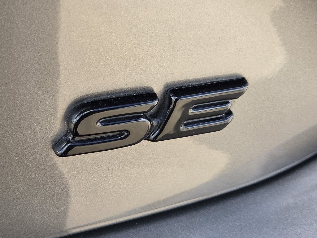Used 2025 Toyota Camry SE w/ Convenience Package FWD image 11