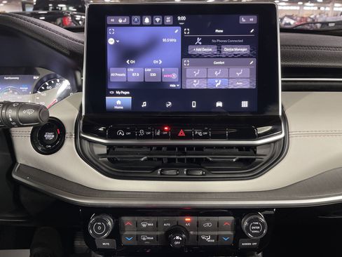 Used 2024 Jeep Compass Limited image 22