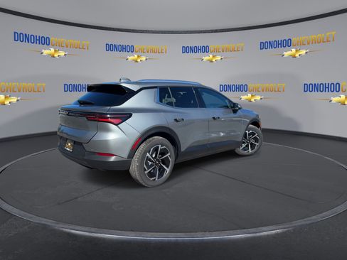 New 2026 Chevrolet Equinox EV LT image 8