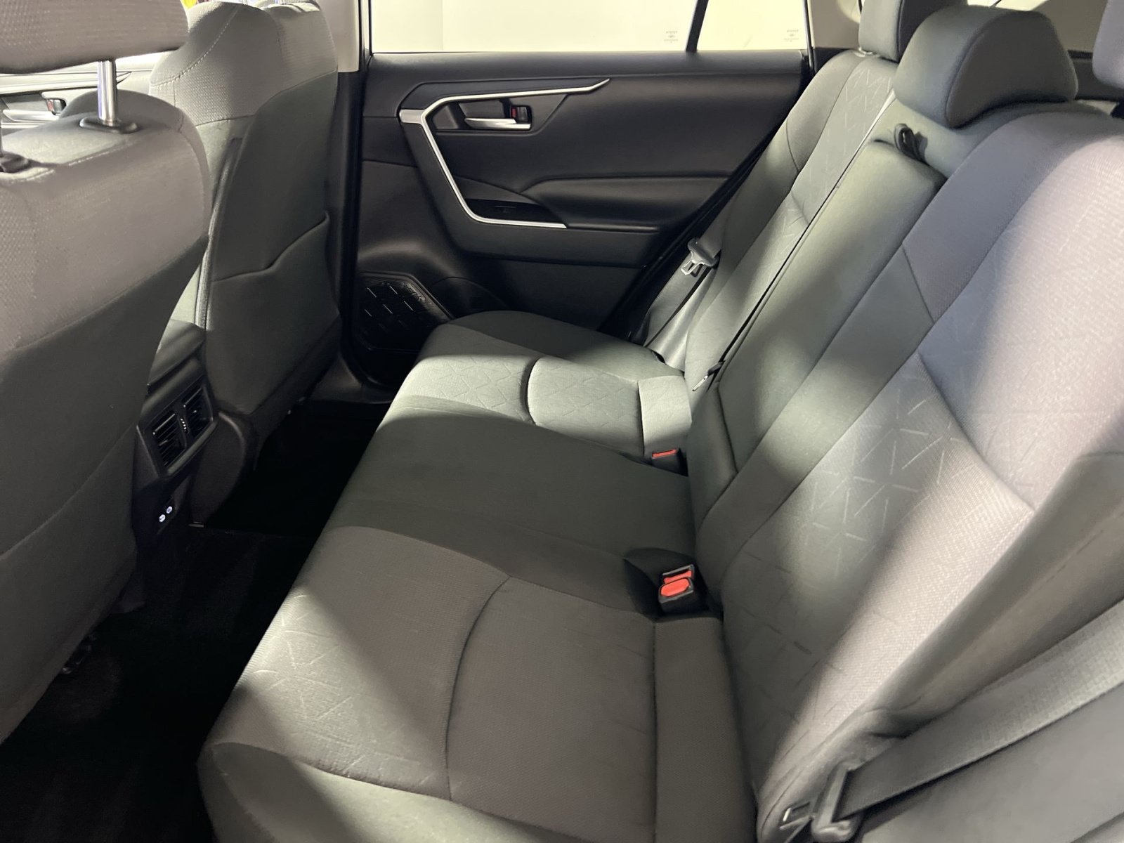 Used 2025 Toyota RAV4 XLE AWD/4WD image 25