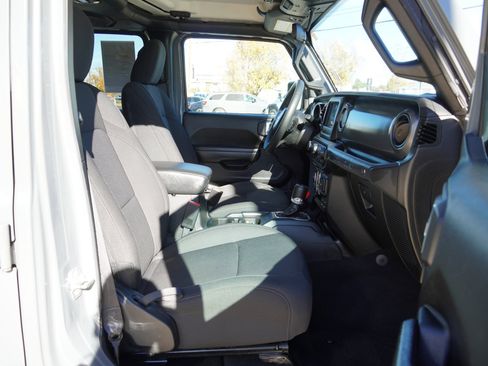 Used 2023 Jeep Wrangler Unlimited image 23