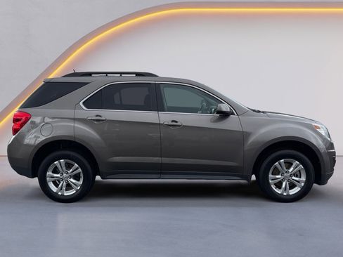 Used 2011 Chevrolet Equinox LT w/ Driver Convenience Package image 2