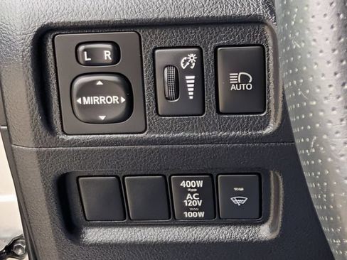 Used 2022 Toyota 4Runner TRD Off-Road Premium AWD/4WD image 23