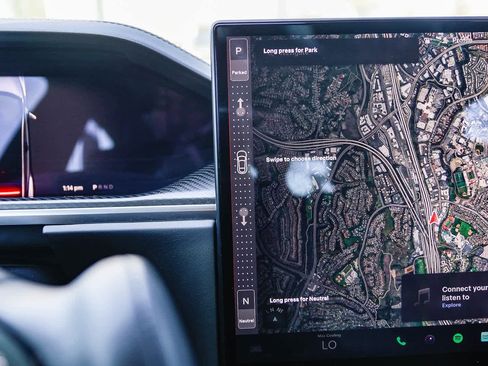 Used 2022 Tesla Model S Plaid image 23