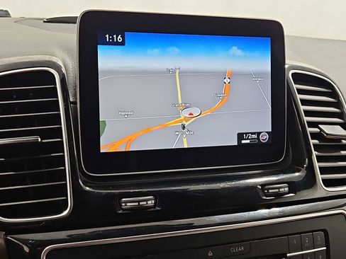 Used 2018 Mercedes-Benz GLE 350 4MATIC image 19