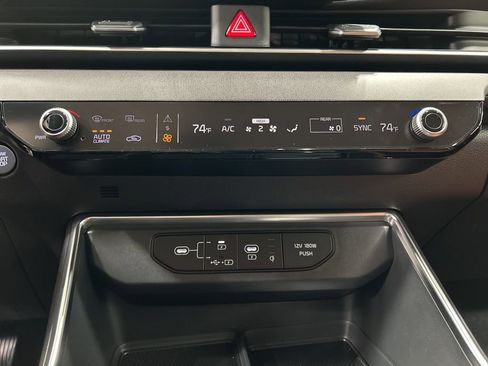 New 2026 Kia Carnival EX image 19