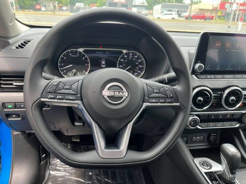 Used 2025 Nissan Sentra SV FWD image 31