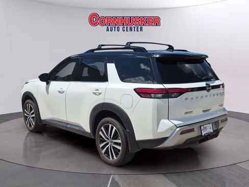 Used 2024 Nissan Pathfinder Platinum AWD/4WD image 6