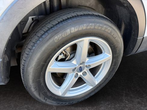 Used 2019 Ford Explorer Base image 14