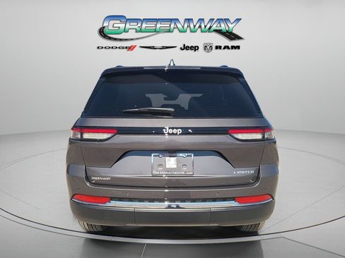 Used 2025 Jeep Grand Cherokee Limited RWD image 2
