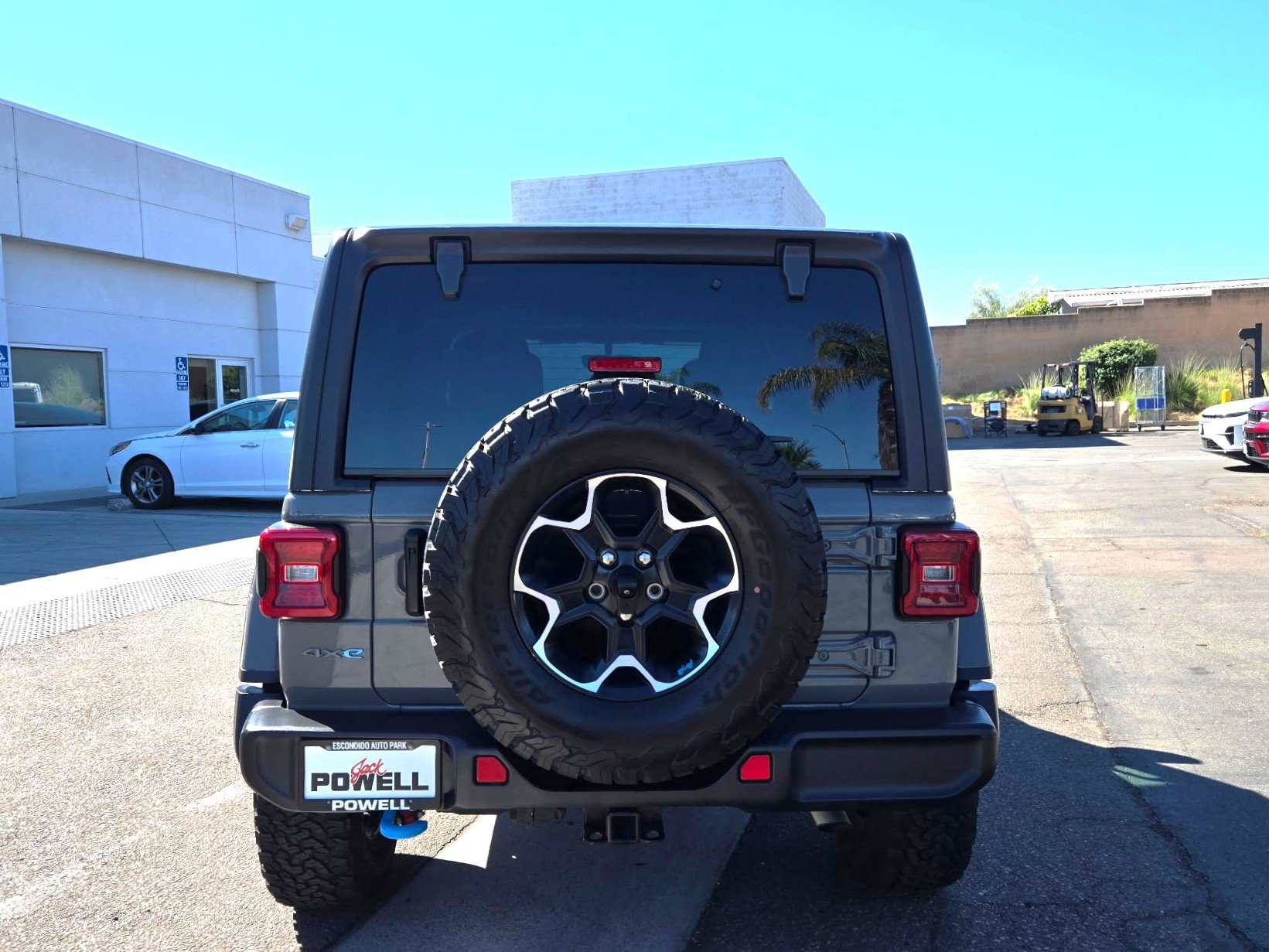 Certified 2023 Jeep Wrangler Unlimited Rubicon 4xe w/ Cold Weather Group AWD/4WD image 3