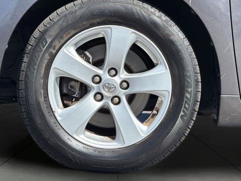 Used 2013 Toyota Sienna LE FWD image 11