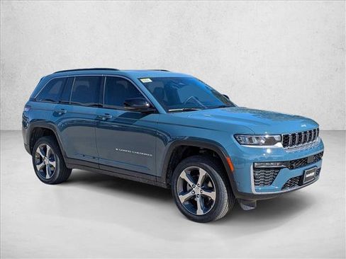 New 2026 Jeep Grand Cherokee Limited w/ Luxury Tech Group II AWD/4WD image 6