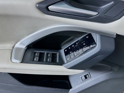 Used 2025 Audi Q5 Premium w/ Convenience Package image 21