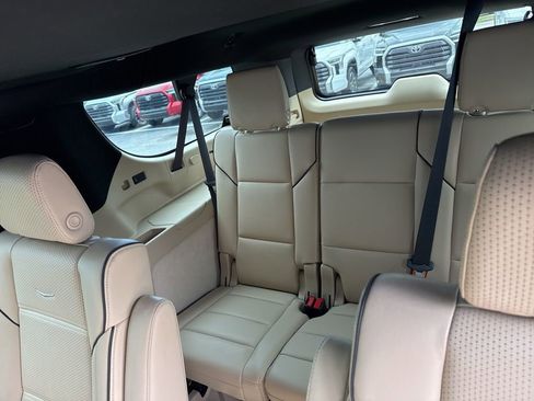 Used 2023 Cadillac Escalade ESV Premium Luxury image 6