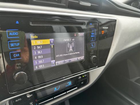 Used 2017 Toyota Corolla LE w/ Carpet Mat Package (TMS) FWD image 16