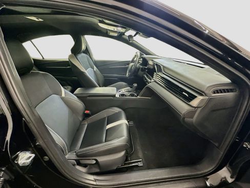Used 2025 Toyota Camry SE FWD image 32