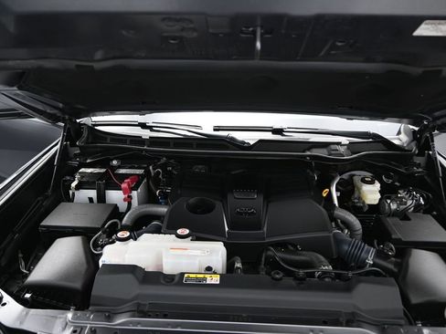 Used 2024 Toyota Tundra Limited w/ Power Package AWD/4WD image 5