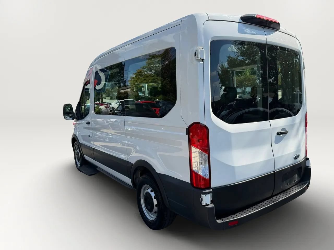 Used 2020 Ford Transit 150 XL RWD image 5