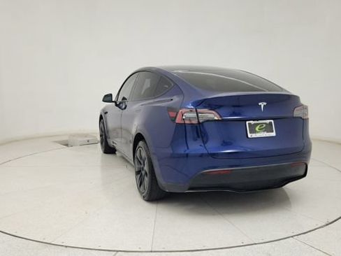 Used 2025 Tesla Model Y Long Range RWD image 8
