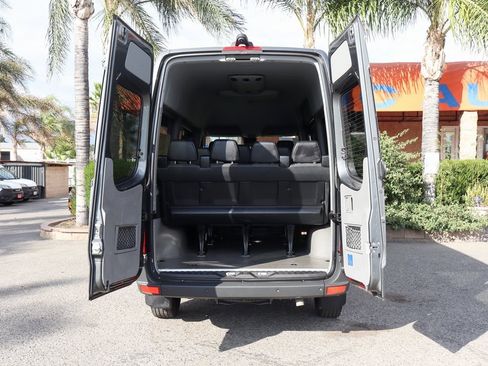 Used 2018 Mercedes-Benz Sprinter 2500 image 8