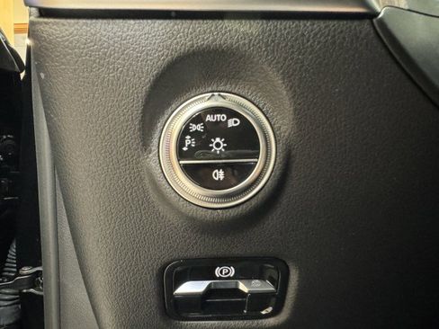 Certified 2025 Mercedes-Benz C 300 4MATIC Sedan image 16