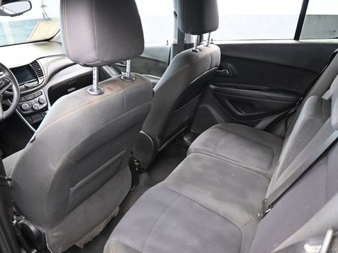 Used 2019 Chevrolet Trax LS w/ Tint and Cruise Package image 32