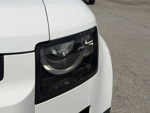 Used 2025 Land Rover Defender 110 S image 29