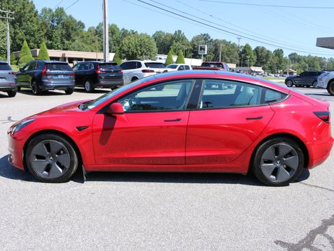 Used 2022 Tesla Model 3 Long Range AWD/4WD image 2
