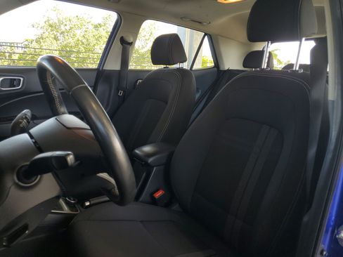 Used 2024 Hyundai Venue SEL FWD image 15