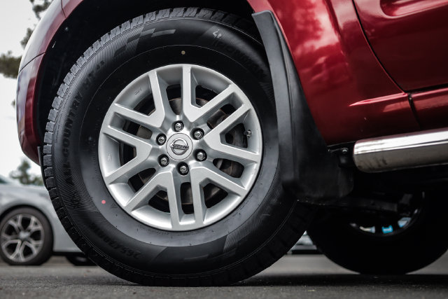 Used 2018 Nissan Frontier SV AWD/4WD image 13