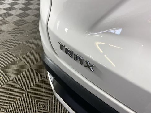 Certified 2025 Chevrolet Trax LT w/ Driver Confidence Package image 32