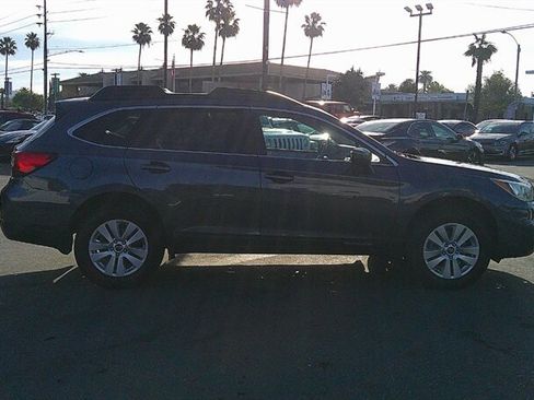 Used 2015 Subaru Outback 2.5i Premium AWD/4WD image 8