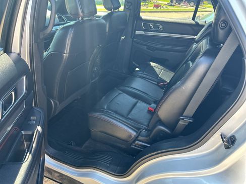 Used 2018 Ford Explorer Sport AWD/4WD image 10